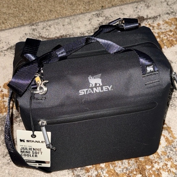 Stanley Cooler Bag 7.2QT Compact Leakproof Black 10 Cans/7.2qt Julienne Mini NEW - Picture 9 of 9